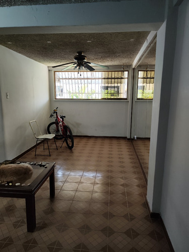 Apartamento En Venta A Buen Precio Paseo El Limón Maracay Aragua