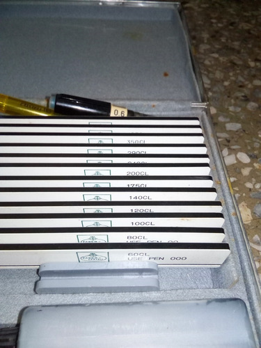Imagen 4 de 6 de Plantillas De Letras . Juego Faber Castell.