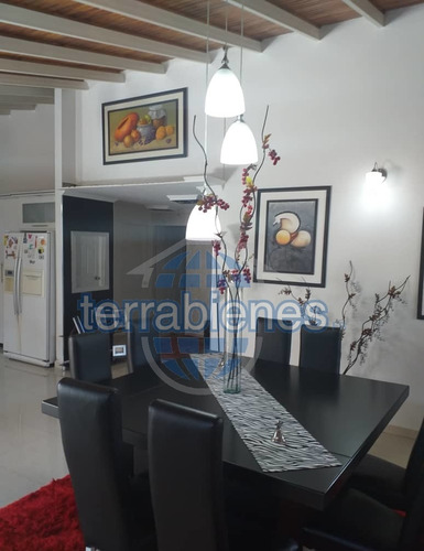 Imagen 7 de 14 de Hermosa Casa De Dos Niveles En Conjunto Privado