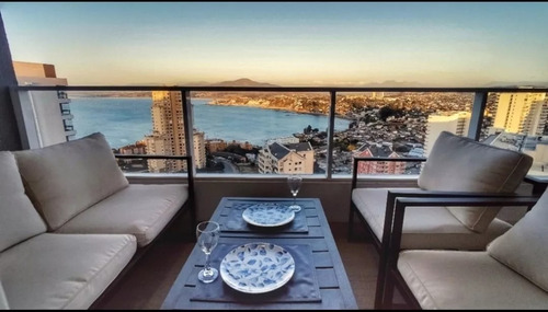 Departamento Con Vista Despejada Hacia El Mar