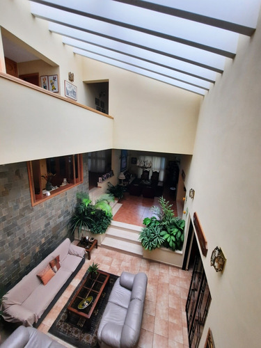 Yannet Inmuebles Vende Bella Casa En Lomas Del Este