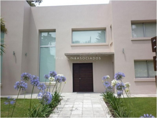 Venta De Casa 4 Dormitorios En San Rafael, Punta Del Este -ref:235