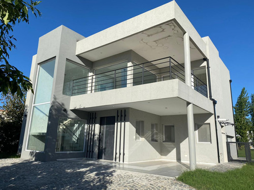 Casa En Venta  Santa Guadalupe, Pilar De Este 