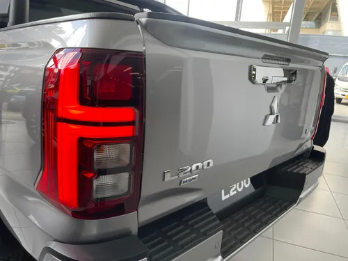 Mitsubishi L200 2.4 Gls 4x4 At