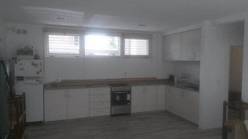 Imagen 4 de 8 de Dpto 2 Amb C/jardin Y Cochera Unico