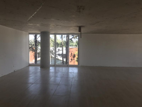 Oficina En Alquiler/ Venta 52 M2 En Complejo K41. Varias Opciones. Excelente Categoria.