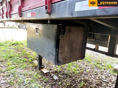 Imagem 5 de 12 de Carreta Randon 88 Graneleira Porta Container 4 Pinos C_pneus