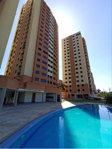 Lore Vende Apartamento En Urb. Mañongo. Res. Valle Arriba