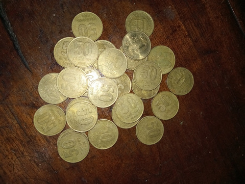 25 Monedas En Total De 50 Centavos
