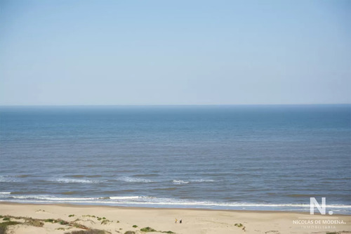 Departamento En Venta Frente Al Mar. Playa Brava, Punta Del Este.