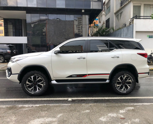 Imagen 2 de 14 de Toyota Fortuner 2018