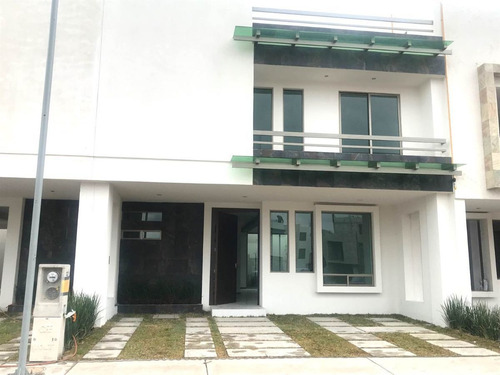 Imagen 1 de 25 de Casas Residenciales En Venta, Fraccionamiento Monte Olimpo,