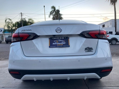 Imagen 7 de 15 de Nissan Versa Advance, 2020