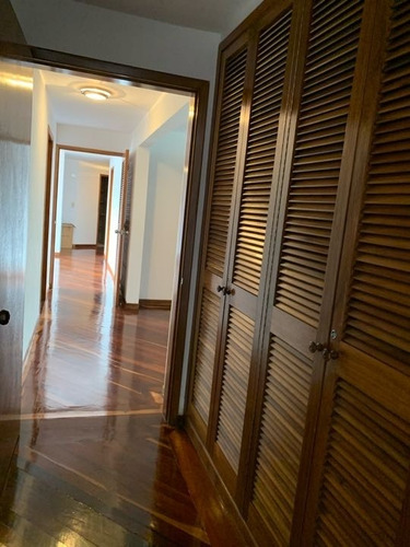 Imagen 9 de 16 de Vendo/alquilo Apto 300m2 4h+s/3b+s/4p Alto Hatillo 4615