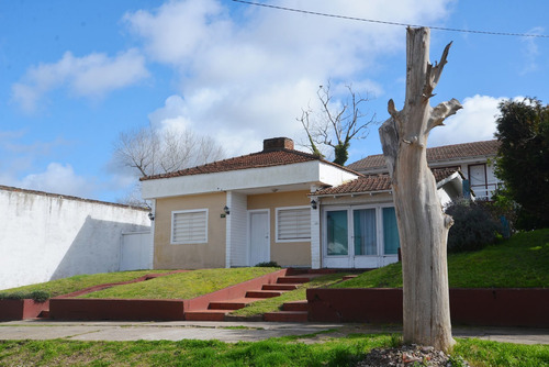 Imagen 1 de 30 de Venta Casa 4 Amb.+ Hospedaje 12 Hab. Villa Gesell