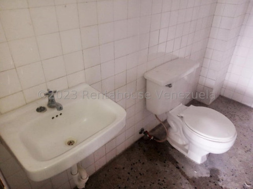 Milagros Inmuebles Oficina Alquiler Barquisimeto Lara Zona Centro Economica Comercial Economico Código Inmobiliaria Rent-a-house 24-8042