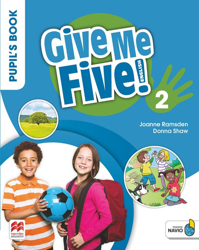 Give Me Five 2 - Student's Pack (Pin Code + Stickers), de Shaw, Donna. Editorial Macmillan, tapa blanda en inglés internacional, 2018
