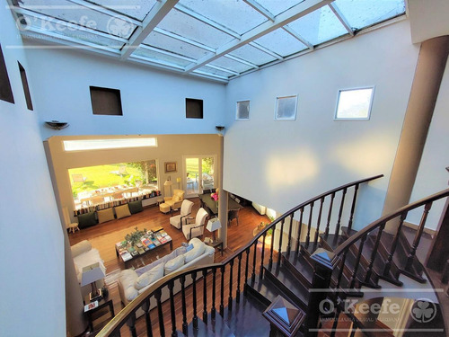 Imagen 24 de 30 de Casa En Venta De Cinco Ambientes Con Quincho Y Vista Al Fondo A Golf En Abril Club De Campo