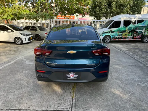 Chevrolet Onix 1.0T Premier Sedan At
