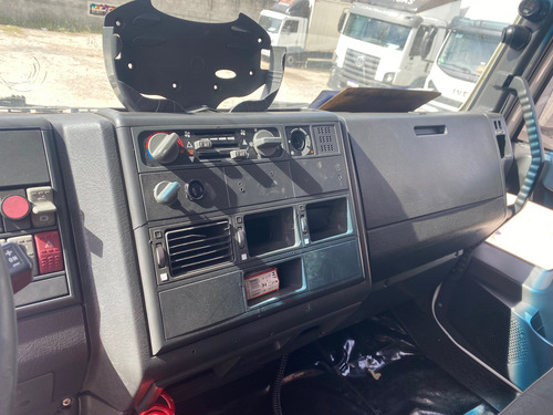 Iveco Tector 170e21 4x2 - 2020 Com Baú