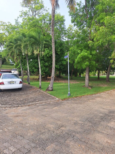 1469- Solar En Star Hills, Pto. Pta.