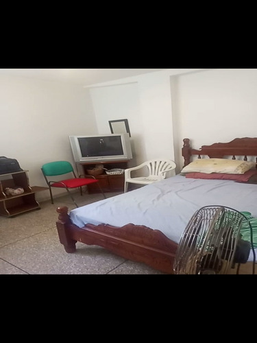 En Venta Apartamento En La Av. Baralt 69m2