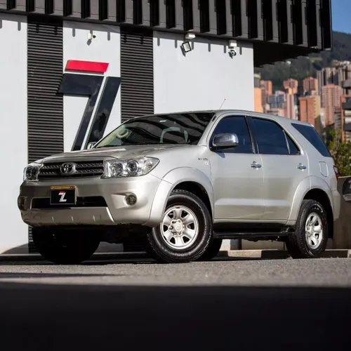 Toyota Fortuner 2.7