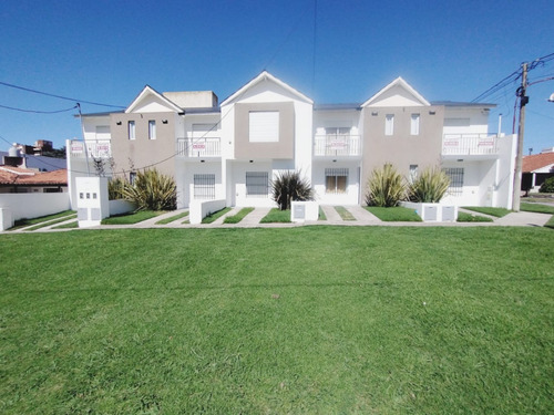 Duplex 3 Amb.c/patio Y Parrilla- Miramar