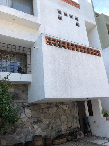Imagen 3 de 14 de Casa En Renta Semi Moderna En Lomas Del Country
