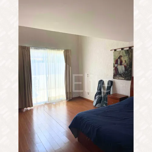 Casa En Venta Con Amplio Jardin En Cumbres Del Lago
