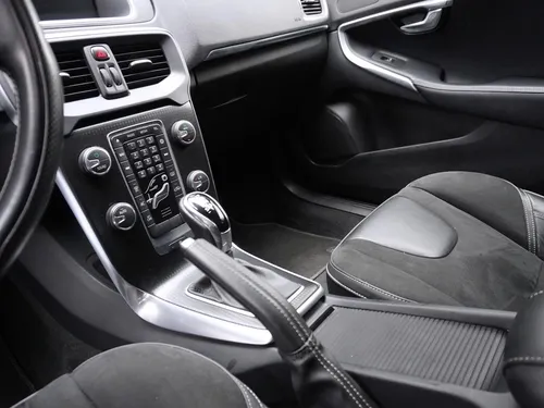 Volvo V40 2.0 T4 Drive-e R-design