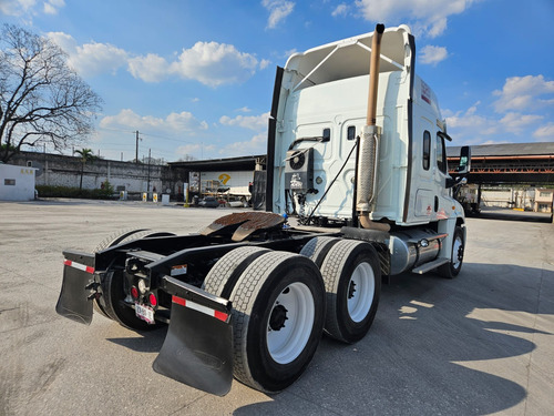 Cascadia Modelo 2017 Dd15 Manual De 18 Mancuernas De 46,000