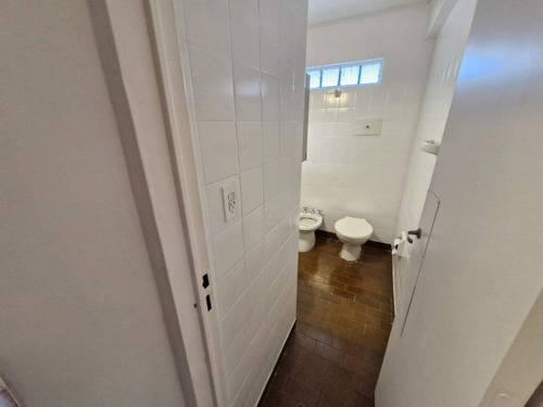 Venta Consultorio Renovado Impecable
