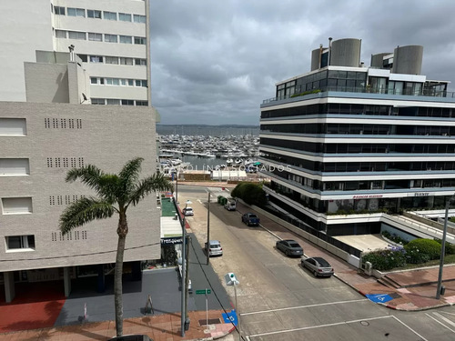 Penthouse De 3 Dormitorios En Peninsula, Punta Del Este