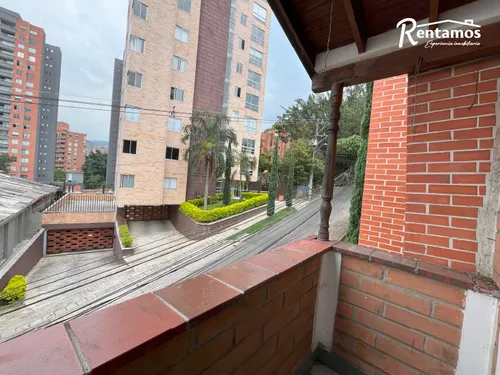 Casa En Venta En Loma De Los Parra. Cod V775671