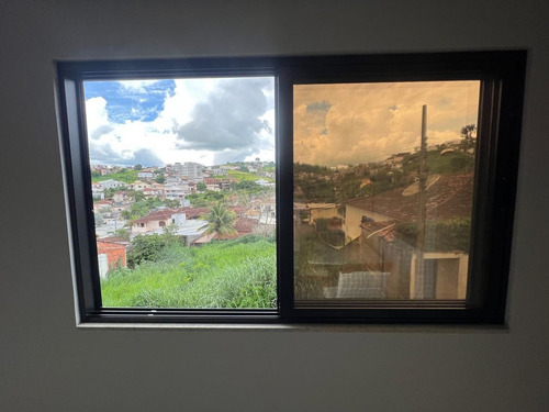 Janela Aluminio Linha Suprema-1,50 L X 1,20 A Cor Preto