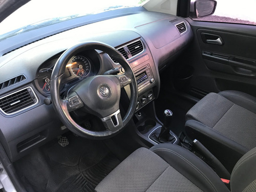 Volkswagen Suran Highline 1.6 Año 2012 - Liv Motors