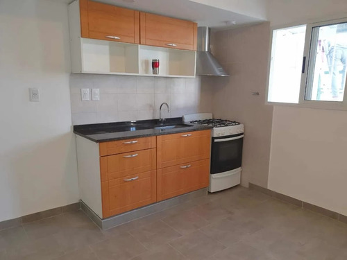 Imagen 2 de 10 de Excelente Casa A La Venta En Merlo