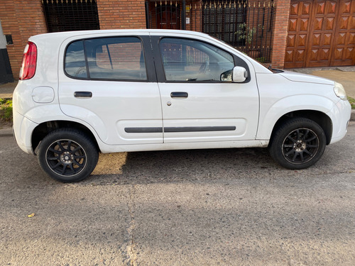 Fiat Uno 1.4 8v Attractive 5puertas. Titular