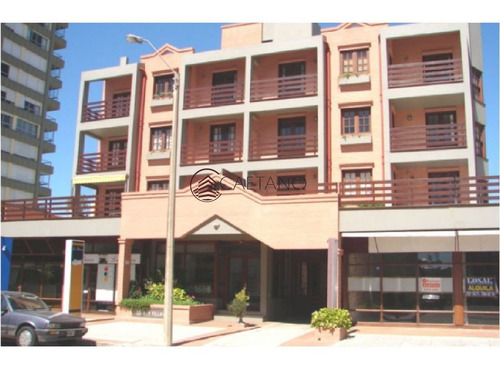 Imagen 26 de 27 de Apartamento De 2 Dormitorios Y 2 Baños A 1 Cuadra De Gorlero, Con Gran Terraza Y Parrillero Propio. - Punta Del Este Peninsula