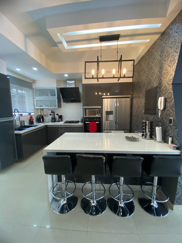 Townhouse En Venta Urbanización Barrio Sucre
