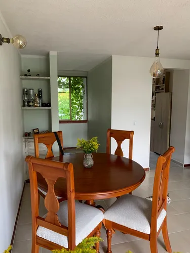 Venta Espectacular Apartameno Sur De Cali.barrio Quintas De Don Simon. Quinto Piso, Sin Ascensor. Parqueadero Propio Cubierto. 88 Mts.
