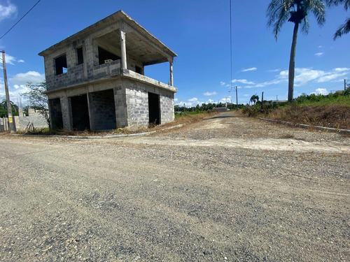 Terrenos En Residencial Con Todos Los Servicios.