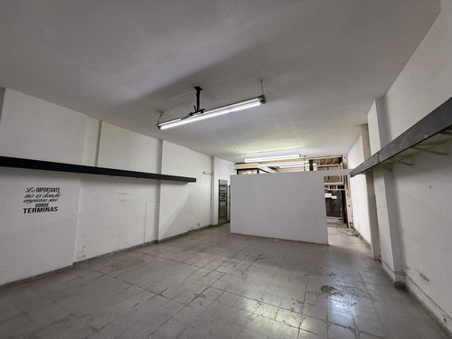 Amplio Local Comercial En Venta En Sarandi
