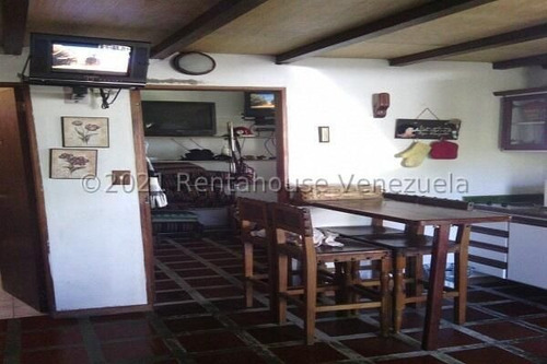 Imagen 5 de 16 de Ls Vende Chalet Via Carayaca El Junkito 23-8828