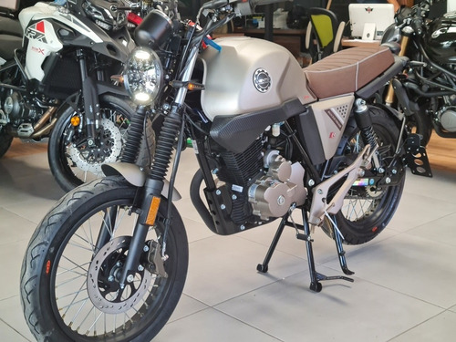 Imagen 10 de 11 de Vento Rocketman Buen Fin Con Casco, Bocina Y Placas Gratis