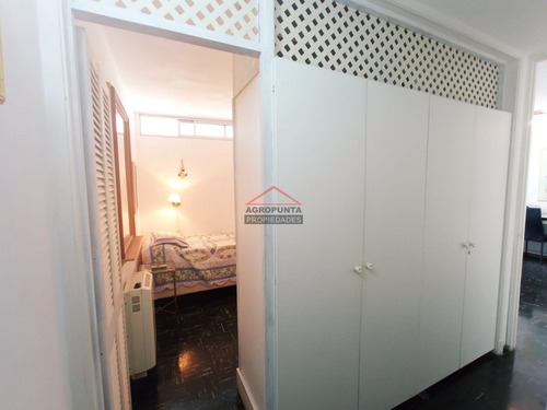Apartamento En Península * 1 Y Medio Dormitorios Venta- Ref: 2823