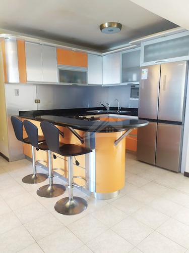 Imagen 2 de 12 de Apartamento En Lechería Cercano A Playa Mansa