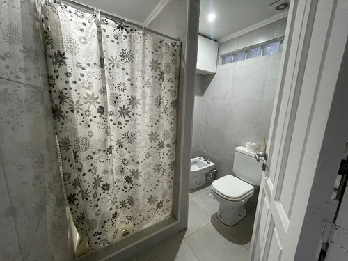Venta Casa 2 Ambientes Con Terreno Muy Amplio