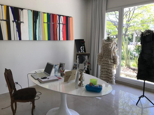 Casa En Venta Ubicado En El Golf, Nordelta